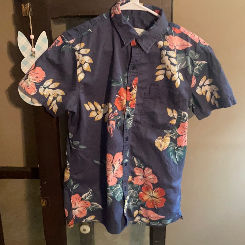 American Eagle boys button shirt shirt sleeve